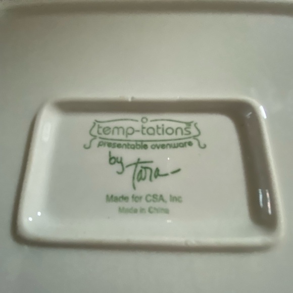 Temptations by Tara. Floral embroidery bake/serveware. 13 x 8 x 3”. 1.5 quarts. - Picture 5 of 8